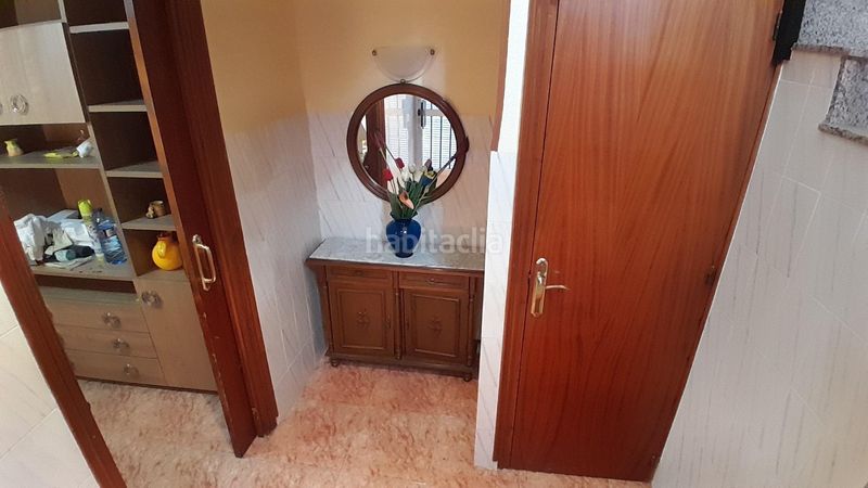 Foto a378af2f-ef5e-45b4-bcef-0784a9d3a281. Casa amb aparcament a Yecla