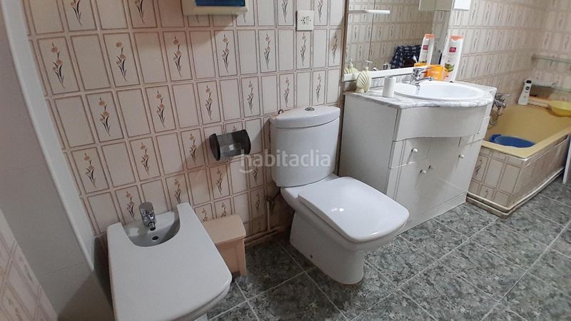 Foto fba4b630-5230-4247-bd82-71e77d00edad. Casa amb aparcament a Yecla