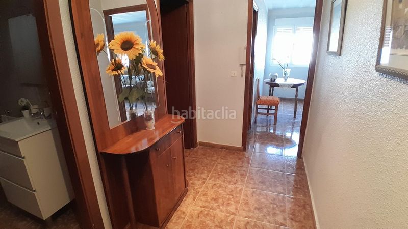 Foto 197b3bbc-fbaf-45f3-84b3-7ff7cf630a7f. Casa amb aparcament a Yecla