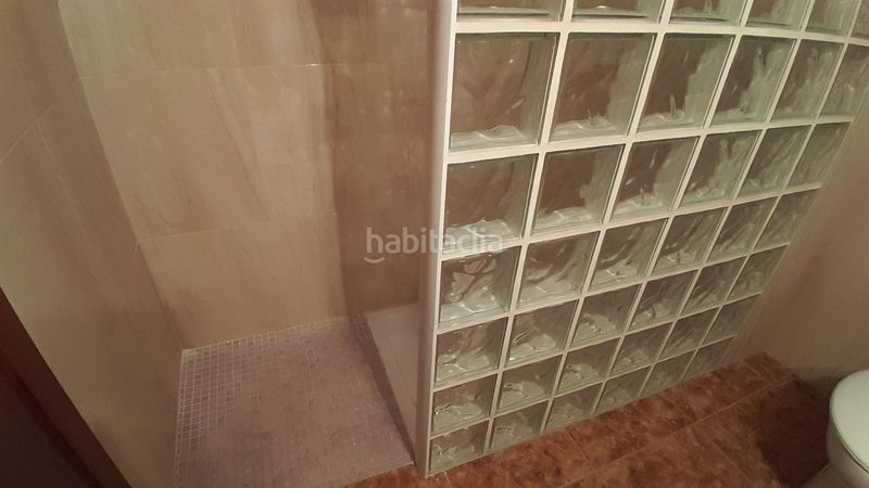 Foto 1b8f553d-3dbf-4d22-97f6-e10e482ff3d9. Casa amb aparcament a Yecla