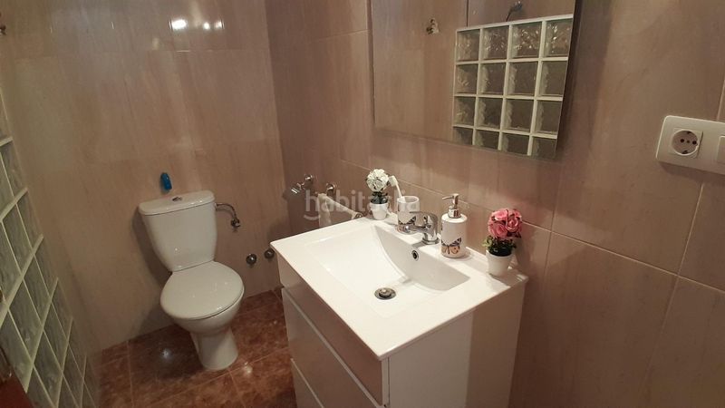 Foto 3b5817bb-336f-43f8-bb49-6e46246f791e. Casa amb aparcament a Yecla