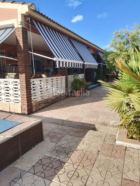 Foto 6440ffaf-f58b-45c3-926c-35bdc309c065. Chalet  con piscina en Yecla