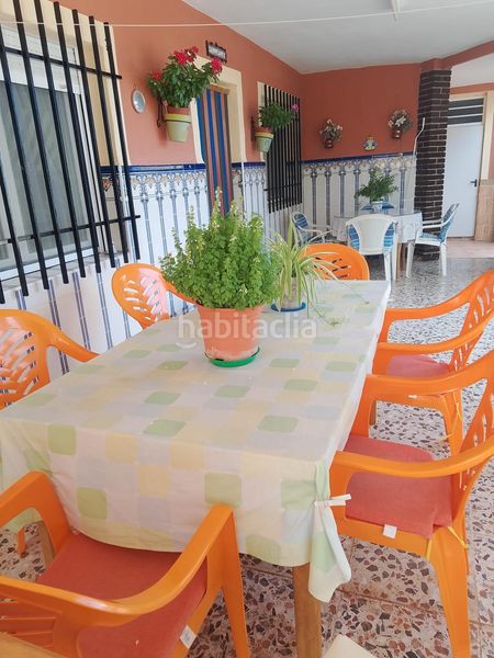 Foto df9de738-ddbb-4a38-a100-5af6e0c4246f. Chalet  con piscina en Yecla