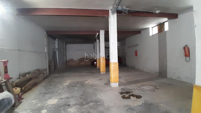 Foto 68d6fbf1-76e1-46fd-9d5c-b0acd93cc558. Aparcament cotxe a Yecla