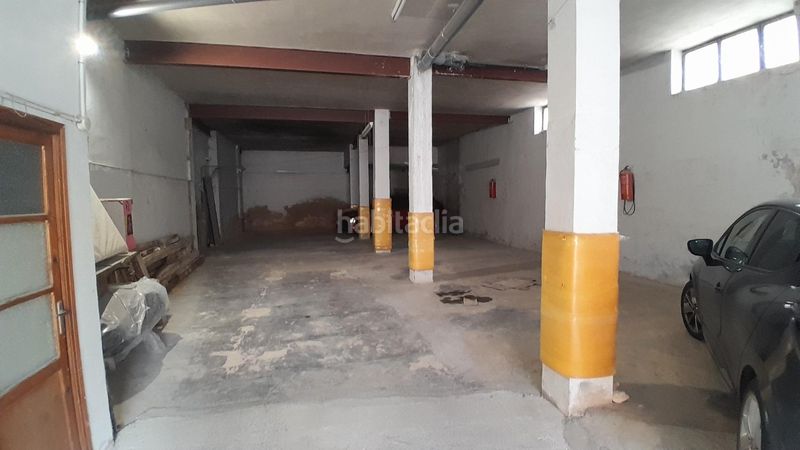 Foto 71472d03-6b1b-4ad4-9996-98f2efa88061. Aparcament cotxe a Yecla
