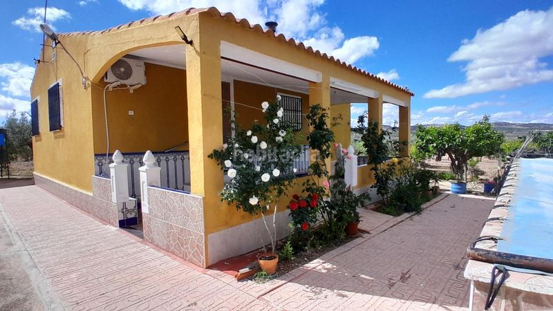 Foto 498a3f87-6b21-4546-b675-a32ac2d1c85b. Xalet amb aparcament piscina a Yecla