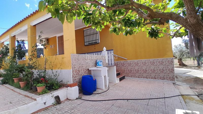 Foto 820141f8-d1ea-4499-90e5-994f9d66082c. Xalet amb aparcament piscina a Yecla