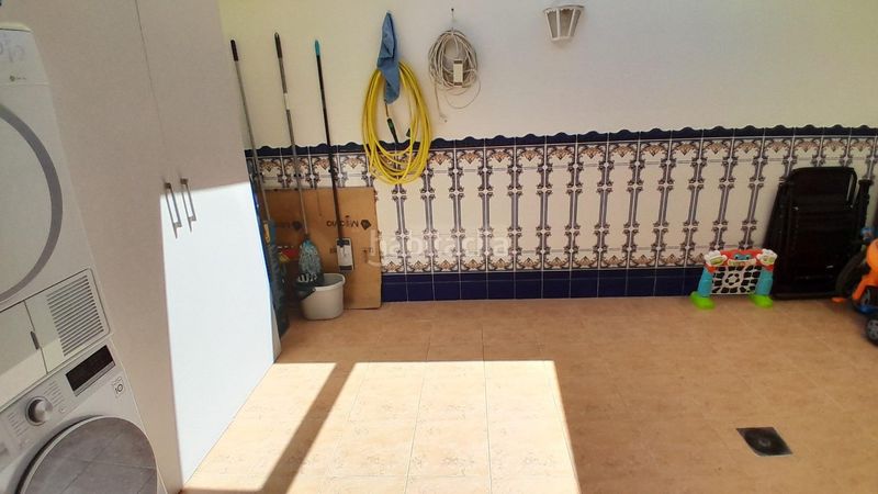 Foto 793301d0-8438-4206-b784-d8f732a5d89d. Casa adossada amb aparcament a Yecla
