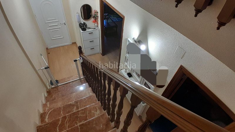 Foto f8f5ddee-04dc-45b0-81df-7bcd8091b529. Casa adossada amb aparcament a Yecla