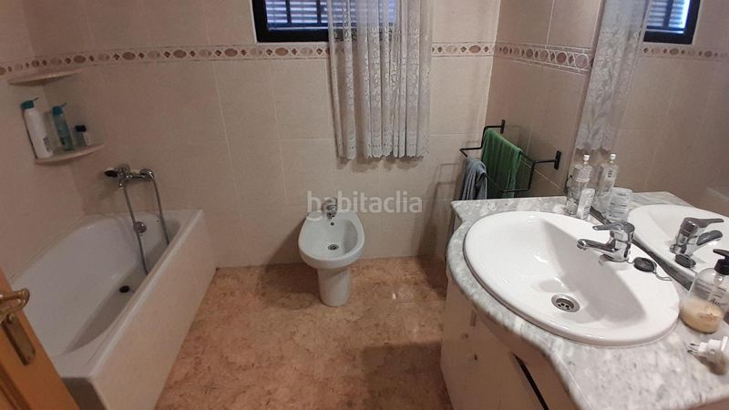 Foto 6f0ee9ff-9393-429f-a209-f095a7578500. Xalet amb aparcament piscina a Yecla