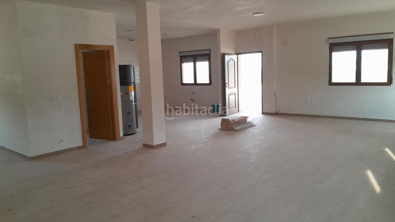 Foto 028f2153-1ce4-4b71-88ce-3cfbc4f51b2b. Xalet amb aparcament a Yecla
