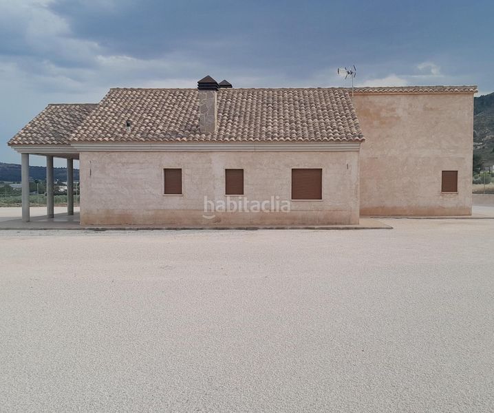 Foto 09af06d2-8d89-4ce5-9f22-d138f71d03b4. Xalet amb aparcament a Yecla