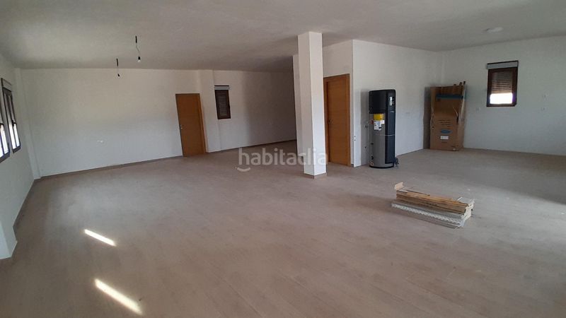 Foto 1dfe81b4-955d-4e04-b74a-3d08e1b13fb1. Xalet amb aparcament a Yecla