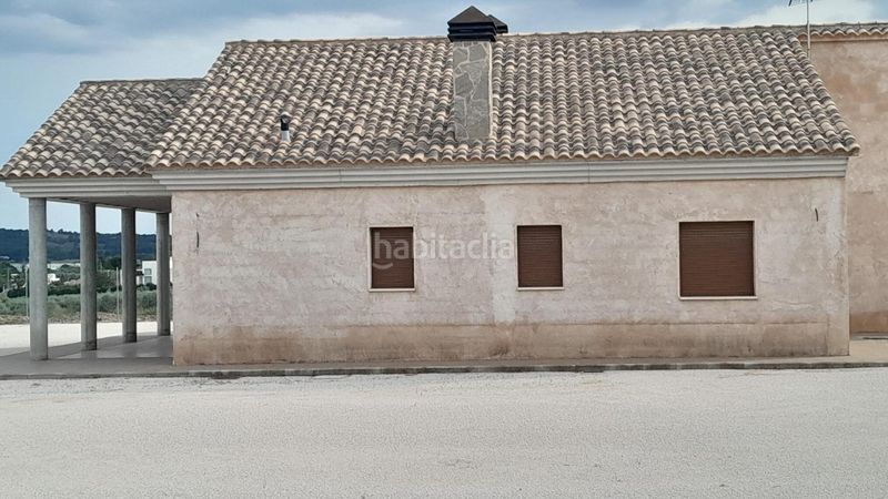Foto 2c96d374-9c00-45c3-b76c-ee3a6f57c4e6. Xalet amb aparcament a Yecla