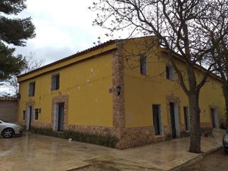 Casa in Yecla. Casona adosada grande en yecla