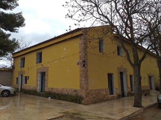 Casa a Yecla. Casona adosada grande en yecla