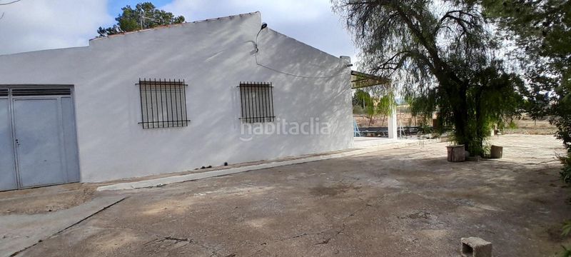 Foto 3bd8523a-8b5c-4135-81eb-437f63e4744c. Chalet  con piscina a 1,5 km en Yecla