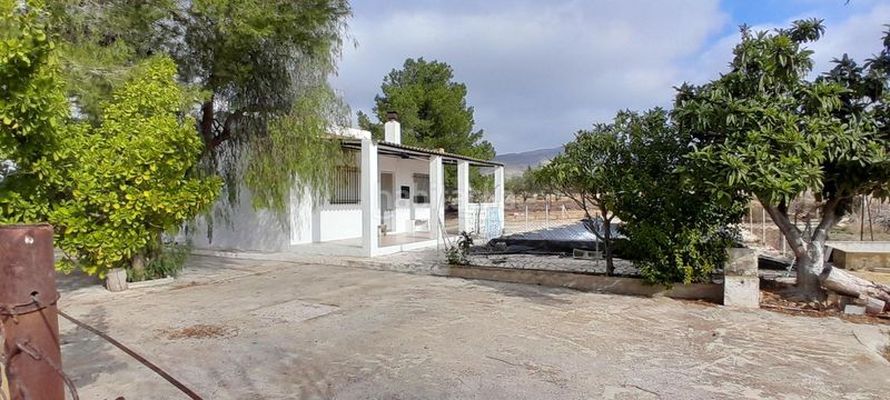 Foto 5c5afec2-7807-4f42-ae05-c9492fa90d5f. Chalet  con piscina a 1,5 km en Yecla