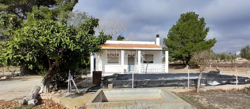 Foto 5f54c49d-dcc4-4306-8701-6984578ee3f2. Chalet  con piscina a 1,5 km en Yecla