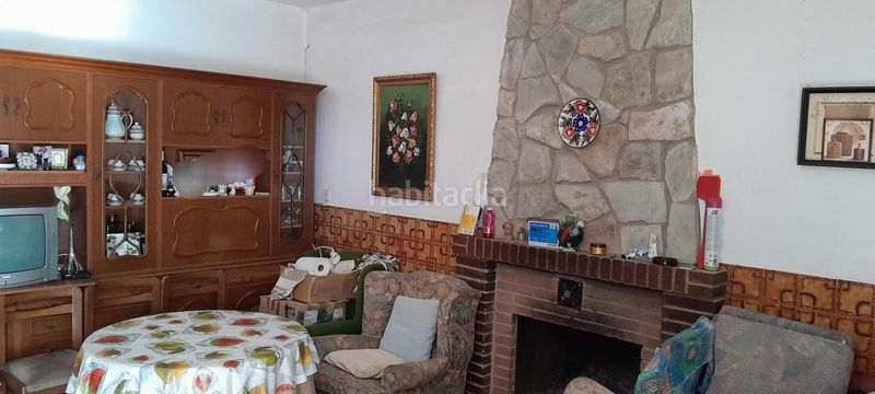 Foto de65daab-58a0-46df-abe1-7f773ef4e815. Chalet  con piscina a 1,5 km en Yecla