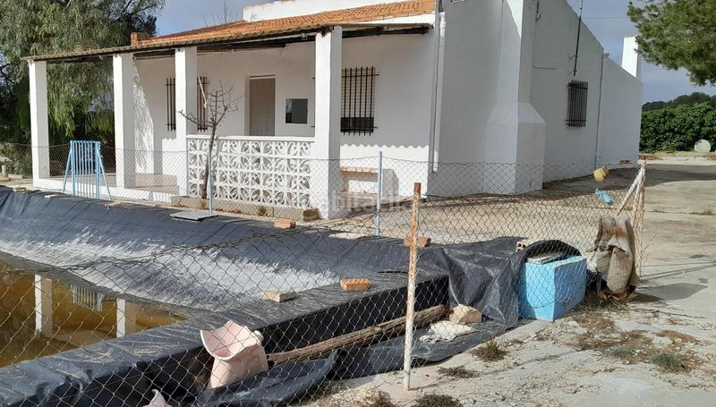 Foto dfe4de45-e7c8-479e-8993-629afe2f8715. Chalet  con piscina a 1,5 km en Yecla