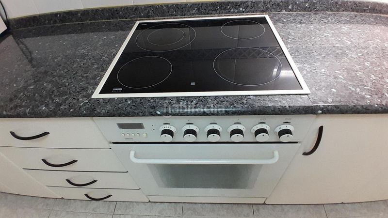Foto 7df475a3-9fb9-48e8-8f7f-608e8d84593e. Pis amb calefacció aparcament a Yecla