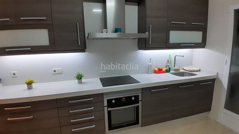 Foto a66ad56a-183c-47c3-b1b7-04f284eccb1c. Piso  de lujo en Yecla