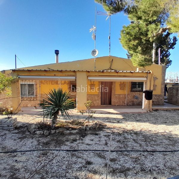 Foto 2bc5942a-26ca-43ee-9e94-3ff3dfc55ded. Casa amb aparcament a Yecla