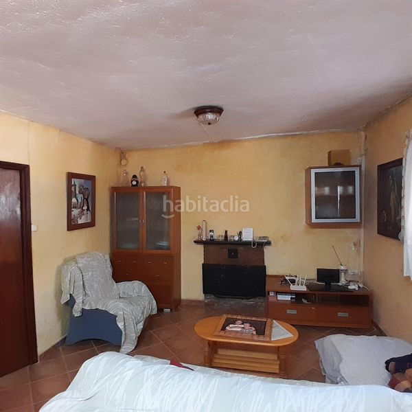 Foto 5ae18482-6a37-4bcc-8f4f-ae0e17e6bcdc. Casa amb aparcament a Yecla