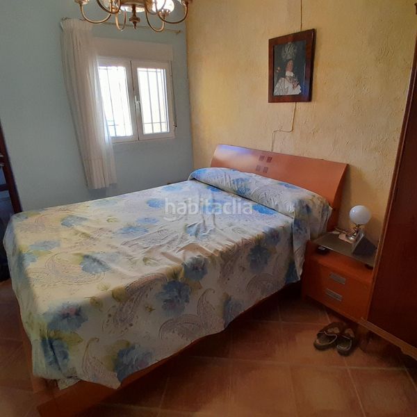 Foto a195828b-6b31-4119-8b08-68a6ea83783b. Casa amb aparcament a Yecla