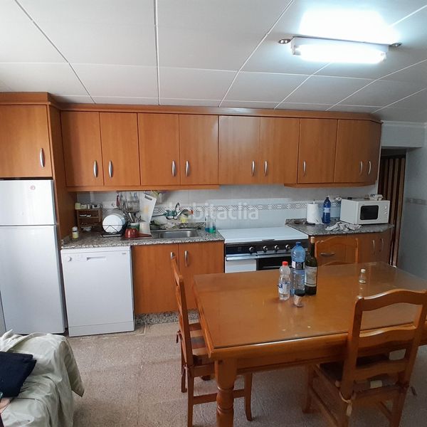 Foto d108d6ed-848f-44fd-bcec-48daa2416e6c. Casa amb aparcament a Yecla