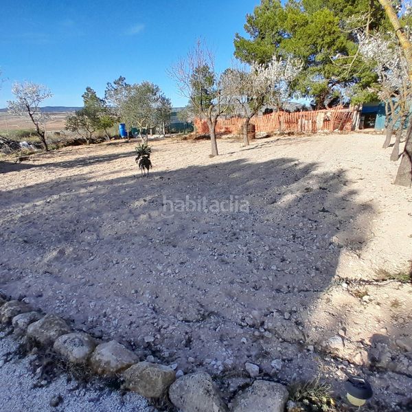 Foto eccceb01-1462-4cdf-93a8-6610d9abcefc. Casa amb aparcament a Yecla