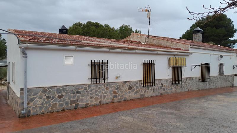 Foto 9ae0db44-c293-4fa7-ac67-438aa6929857. Chalet  a 6,5 km cercano a la montaña en Yecla