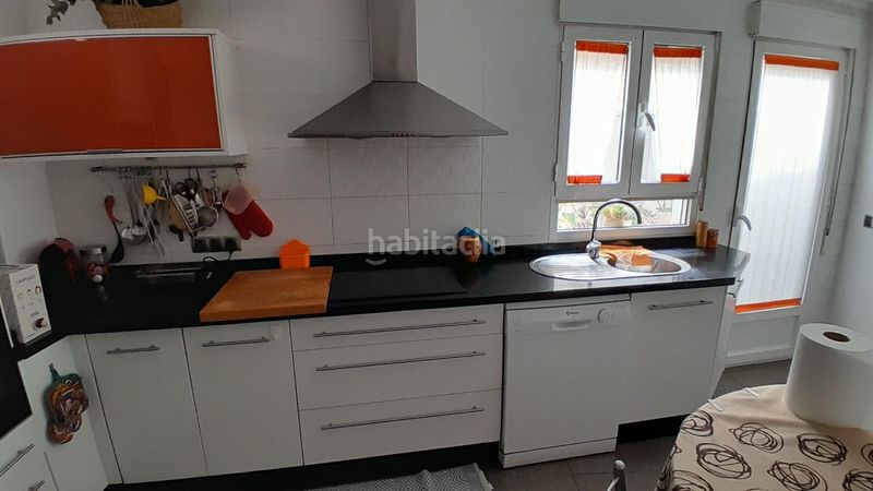 Foto 523f3c90-e6eb-4ac1-96c1-8678d7a34f39. Casa  con garaje y ascensor en Yecla