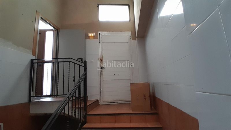 Foto d7e6aa17-357c-4fdc-8944-d0209e48d9b4. Casa  con garaje y ascensor en Yecla