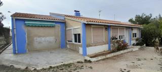 Xalet a Yecla. Chalet reformado junto a yecla