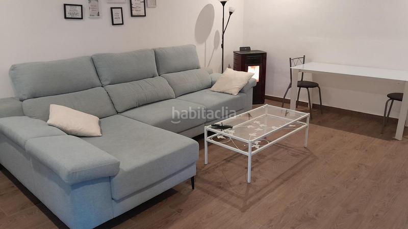 Foto 42a8914b-0272-461f-b2c7-4279ba77dfa2. Chalet  reformado junto a en Yecla