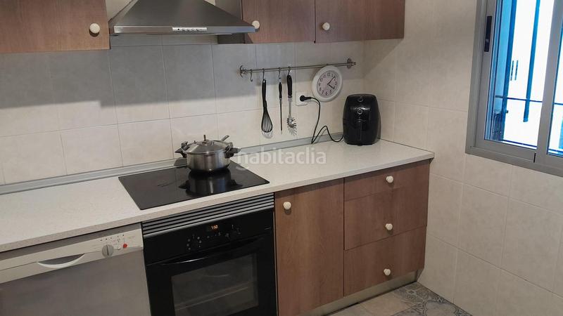Foto 8dabee30-9443-4cc4-a074-ce7cd554209d. Chalet  reformado junto a en Yecla