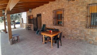 Chalet en Yecla. Chalet con encanto a 3 km de  yecla