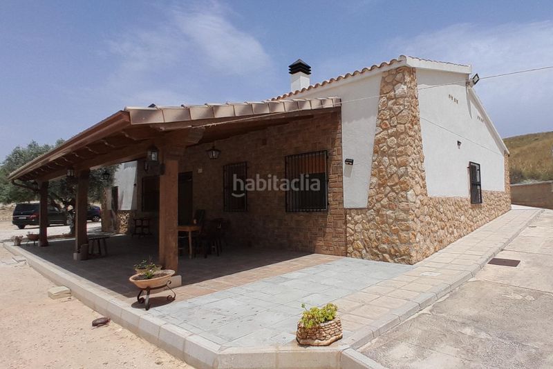 Foto b0b9405e-e55e-4d36-9f0d-0e6114f6973b. Xalet amb calefacció a Yecla