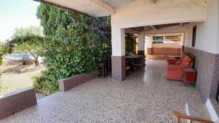 Casa en Caudete. Casa de campo con piscina cercana a caudete