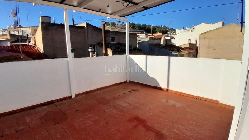 Foto fb3a295f-9eab-4176-9c23-1f7076b57d9a. Casa amb calefacció aparcament a Yecla