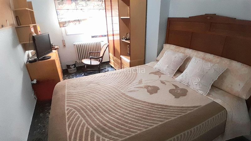 Foto bf7907ea-4517-4f6c-adbb-48d46abb2dc2. Casa amb aparcament a Yecla