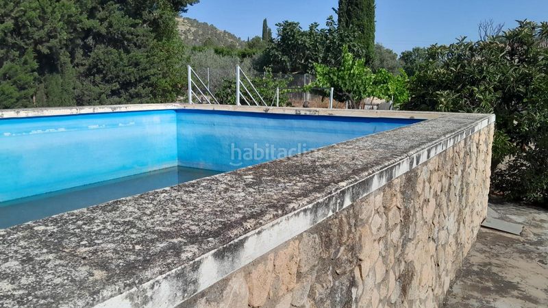 Foto 213f2d7b-240c-479e-8299-3b62e72a4f36. Xalet amb aparcament piscina a Yecla
