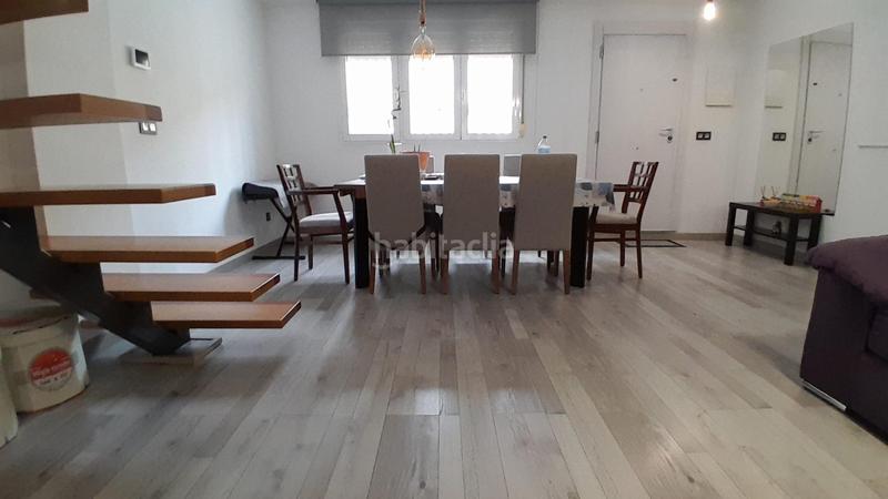 Foto e5e1f358-736e-48f2-b153-fa1aac7371ca. Casa  moderna con garaje en Yecla