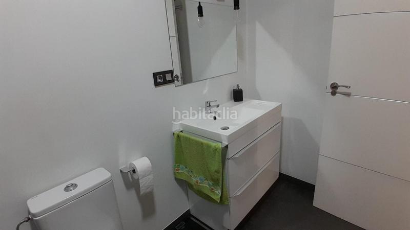 Foto f8cdcbe0-f98f-455a-b7f5-75f5b59431ca. Casa  moderna con garaje en Yecla