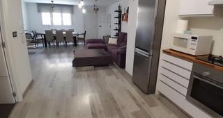Casa en Yecla. Casa moderna con garaje en yecla
