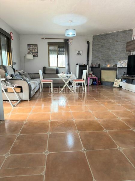 Foto 17d13908-abc0-4102-8d72-a6dc4cd6190d. Chalet  con piscina en Yecla