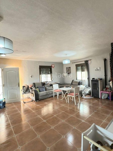 Foto 31a10af8-0a81-4c9c-9834-48d03777a7b1. Chalet  con piscina en Yecla