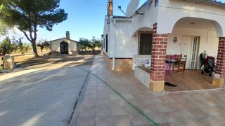 Chalet en Yecla. Chalet con piscina en yecla